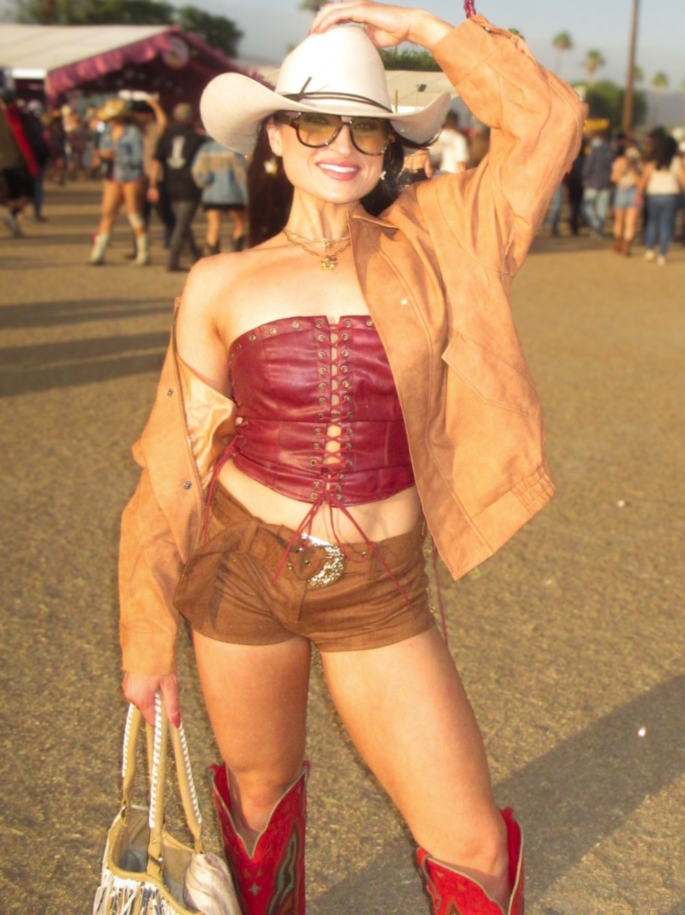 Revolve Suede Shorts “Raddix” - Picture 4 of 4